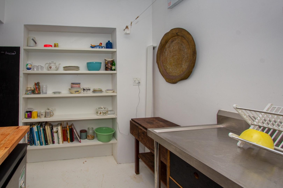 To Let 1 Bedroom Property for Rent in Vredehoek Western Cape